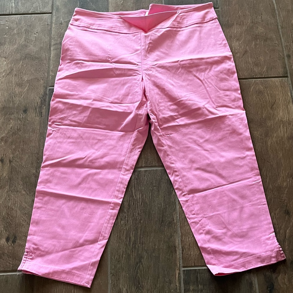 crown & ivy Pink Capris